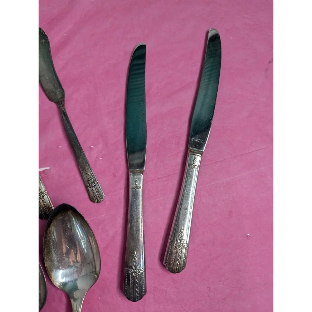20 Lot WM A Rogers A1 Plus Onieda ltd tudor Silver plated flatware spoons forks‎